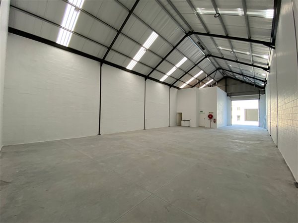 332  m² Industrial space