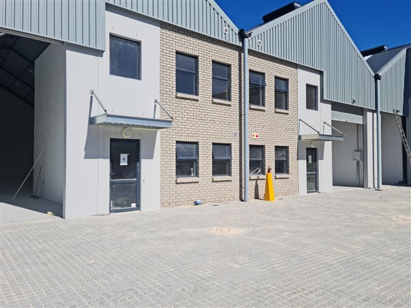 333  m² Industrial space