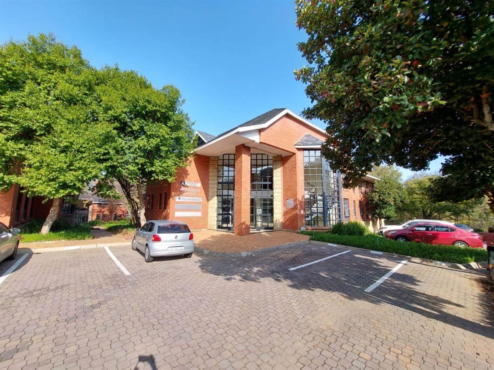 426.7  m² Commercial space in Bryanston photo number 1
