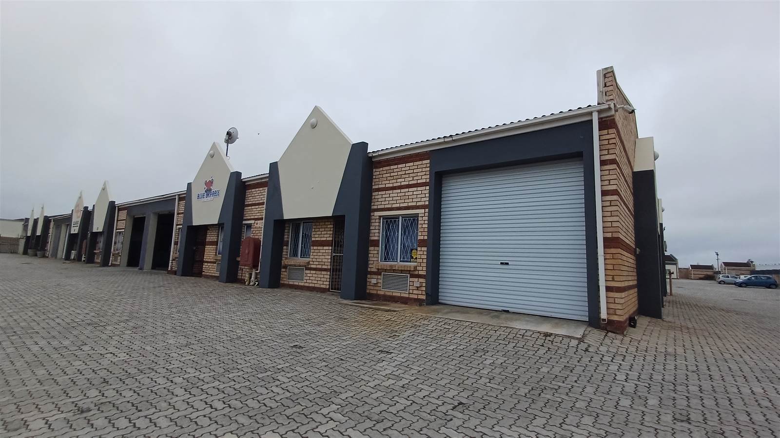 200  m² Commercial space in Walmer photo number 16