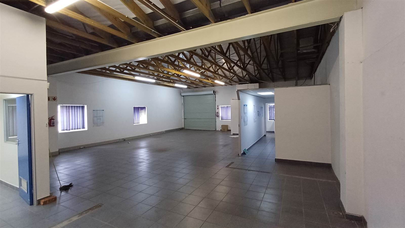 200  m² Commercial space in Walmer photo number 3