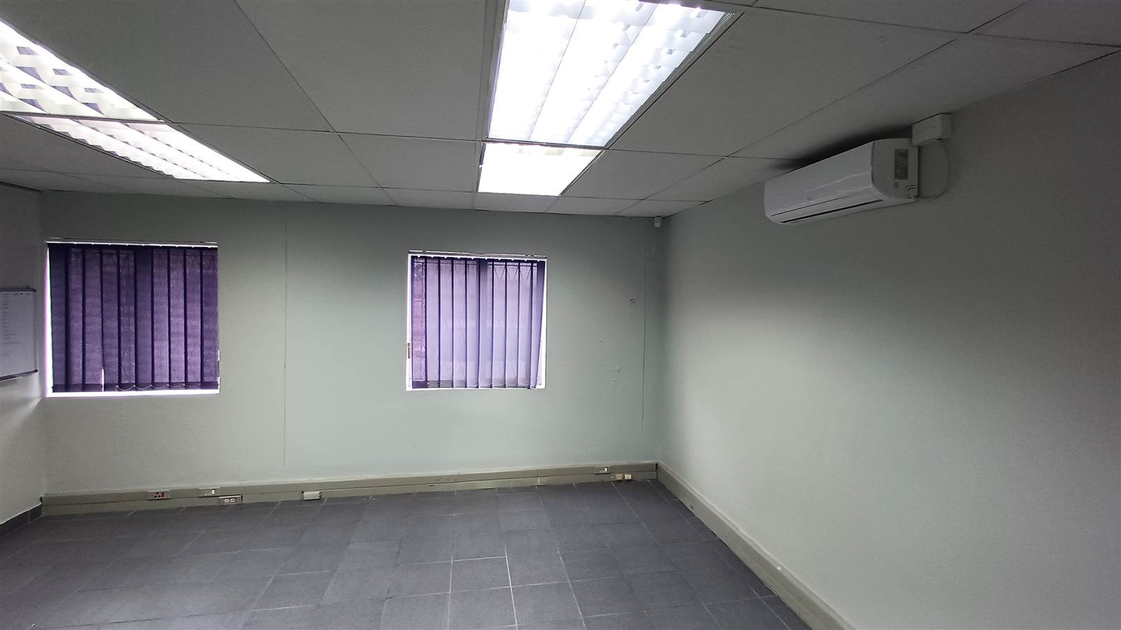 200  m² Commercial space in Walmer photo number 12
