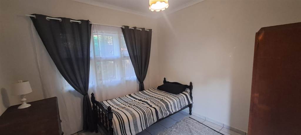 Bachelor apartment in Louis Trichardt photo number 3