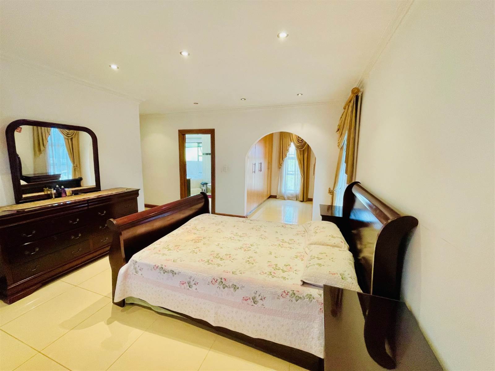 6 Bed House in Bassonia Estate photo number 19
