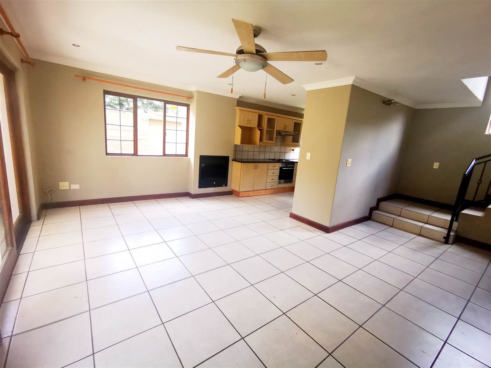 3 Bed Townhouse in Makhado (Louis Trichardt) photo number 2