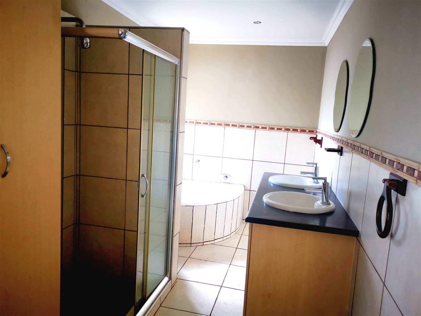 3 Bed Townhouse in Makhado (Louis Trichardt) photo number 7