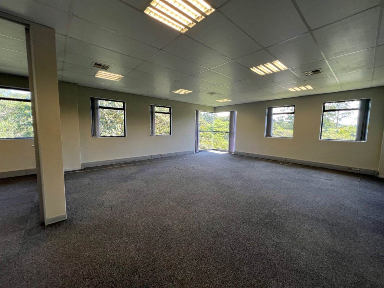 105  m² Office Space in Clifton Park photo number 5