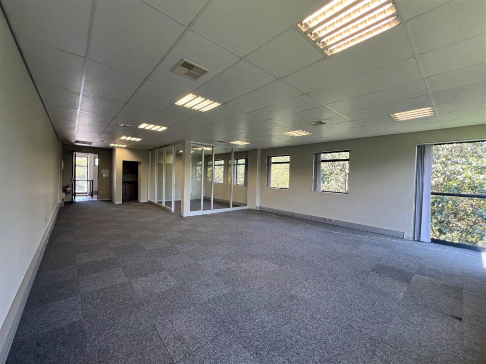 105  m² Office Space in Clifton Park photo number 6