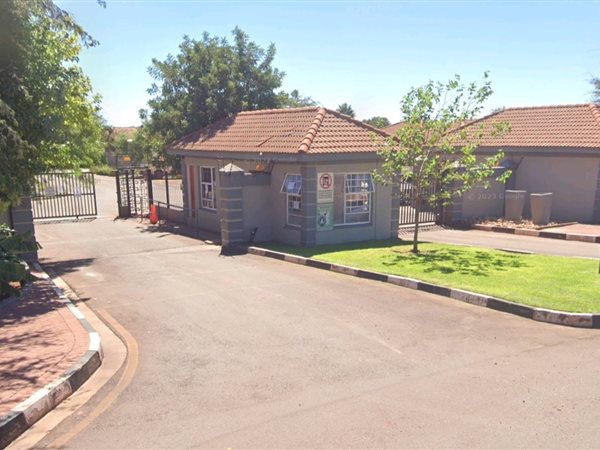 2 Bedroom Townhouse 2 Bedroom Townhouse