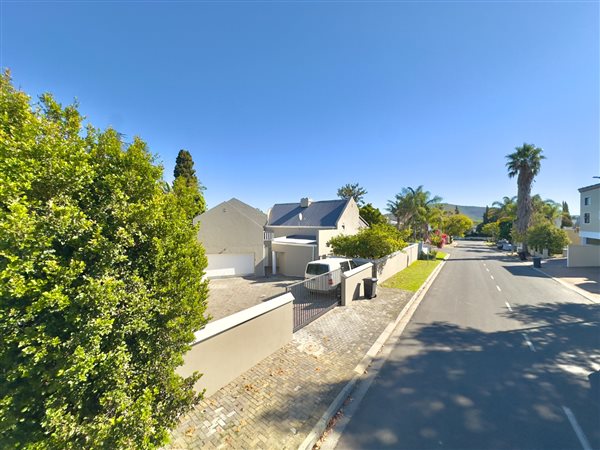 5 Bedroom House 5 Bedroom House