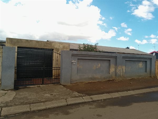 2 Bedroom House 2 Bedroom House