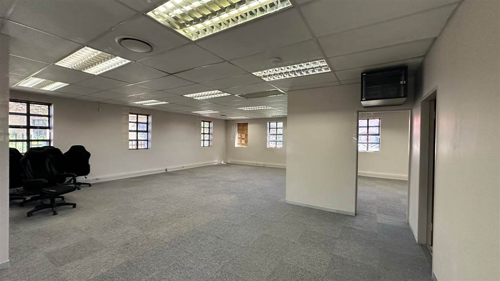 155  m² Commercial space in Highveld photo number 3