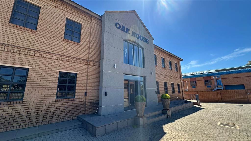 155  m² Commercial space in Highveld photo number 1