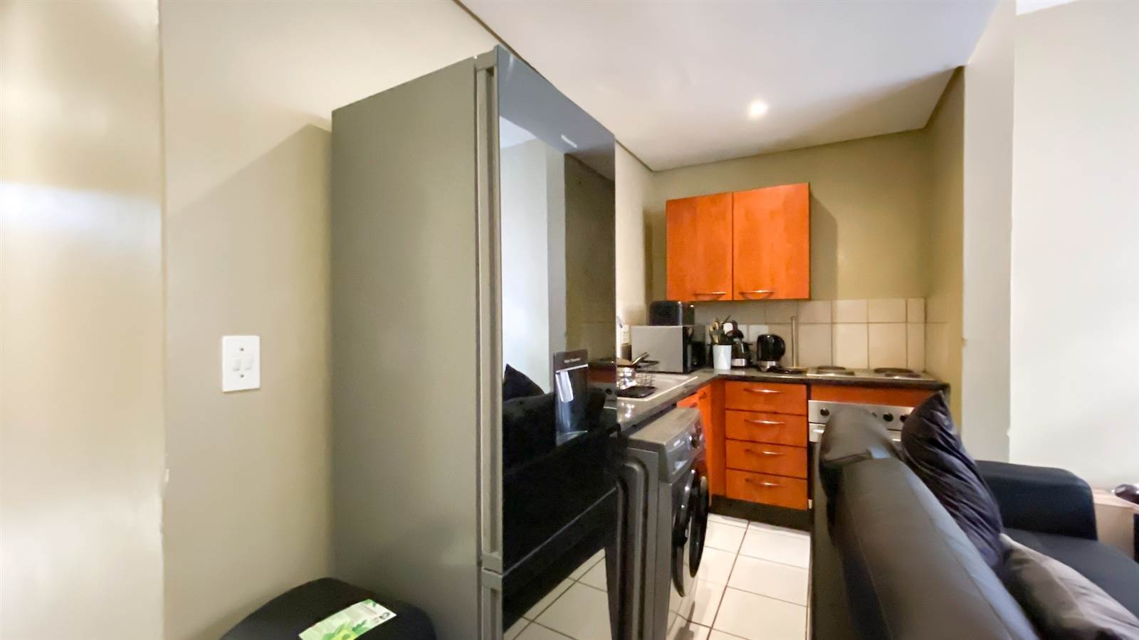 1.5 Bed Apartment in Braamfontein photo number 7