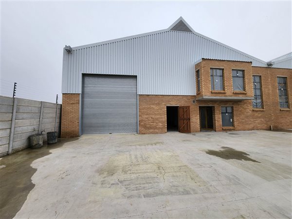 366  m² Industrial space