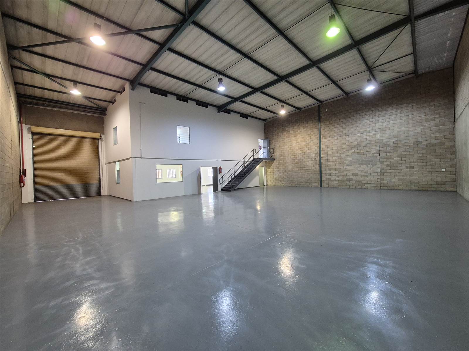 477  m² Industrial space in Linbro Park photo number 3