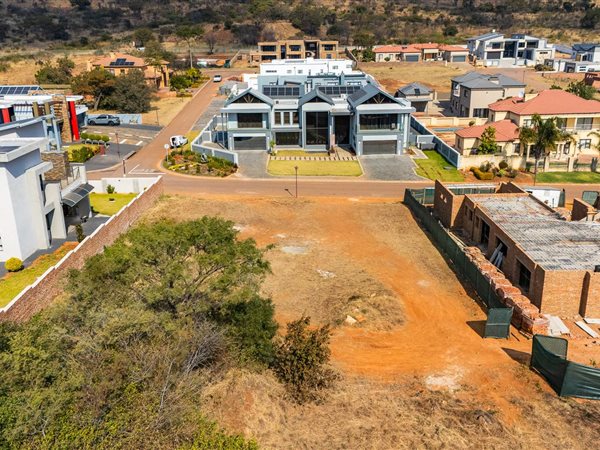 925 m² Land 925 m² Land