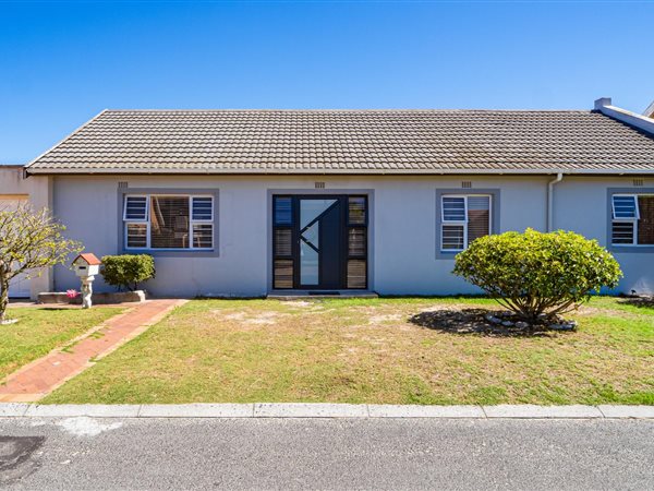 4 Bed House in Mitchells Plain