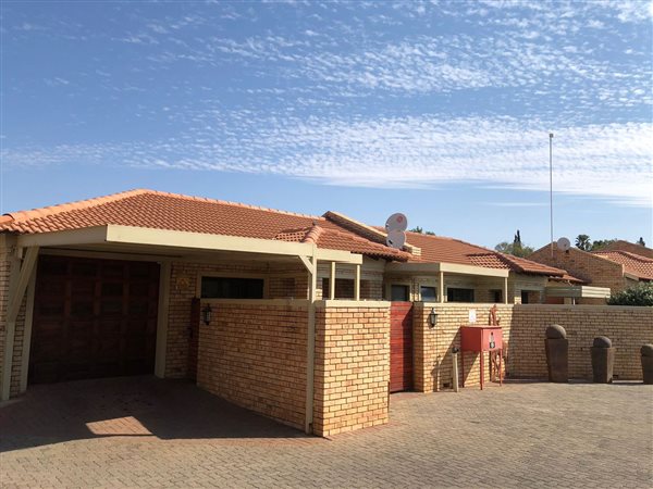 2 Bed Simplex in Potchefstroom Central