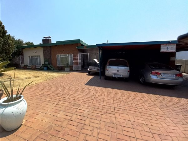4 Bed House in Southcrest