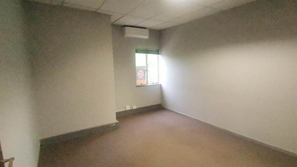 135  m² Commercial space in Edenvale photo number 15