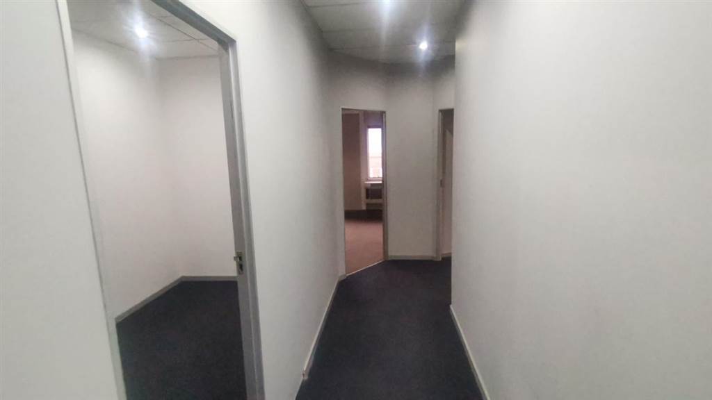 135  m² Commercial space in Edenvale photo number 19