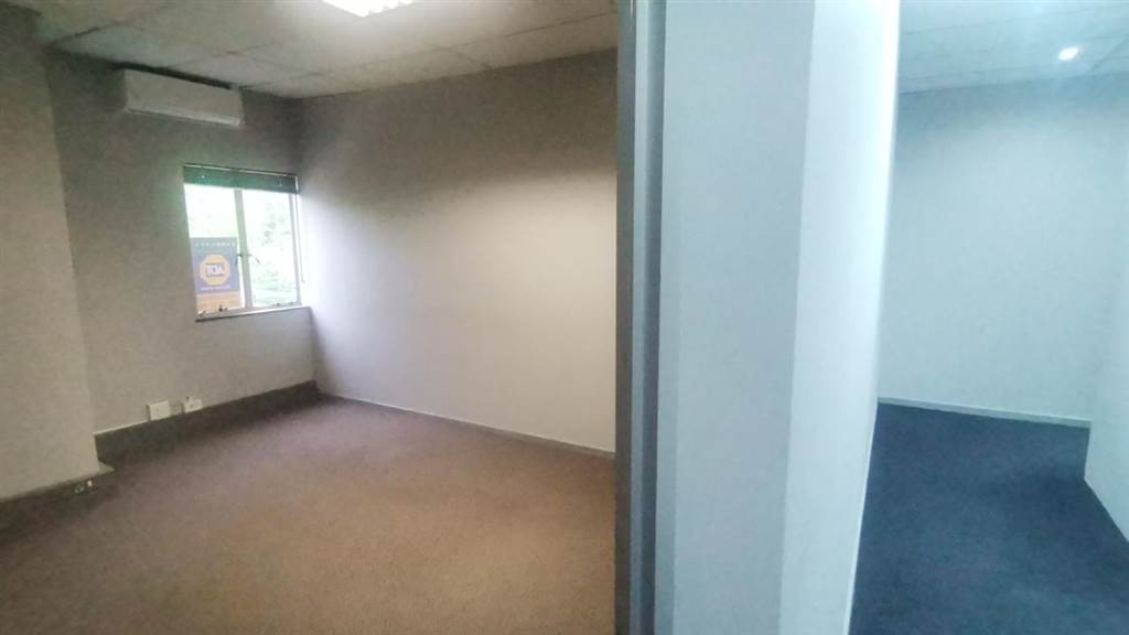 135  m² Commercial space in Edenvale photo number 16