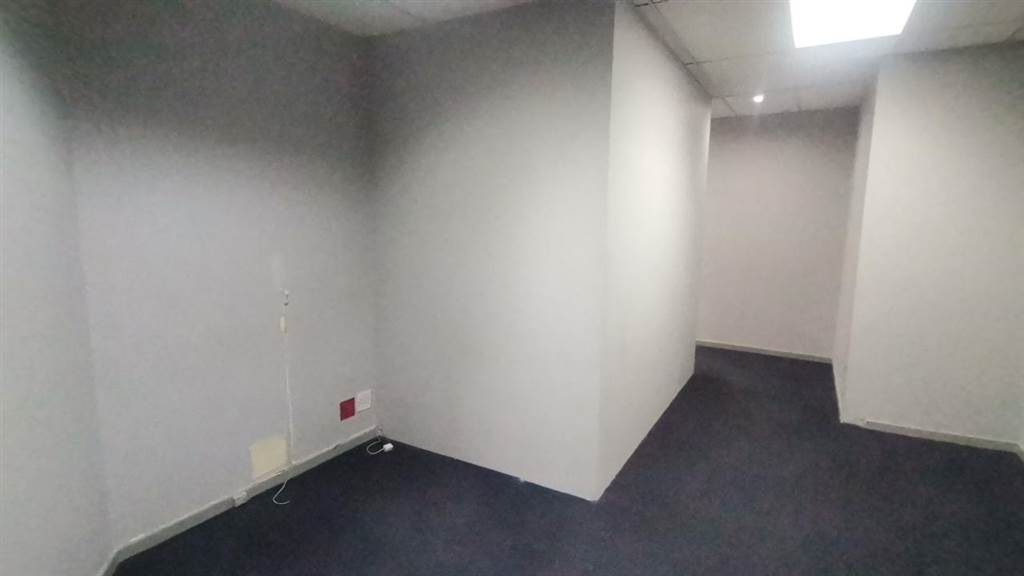 135  m² Commercial space in Edenvale photo number 6