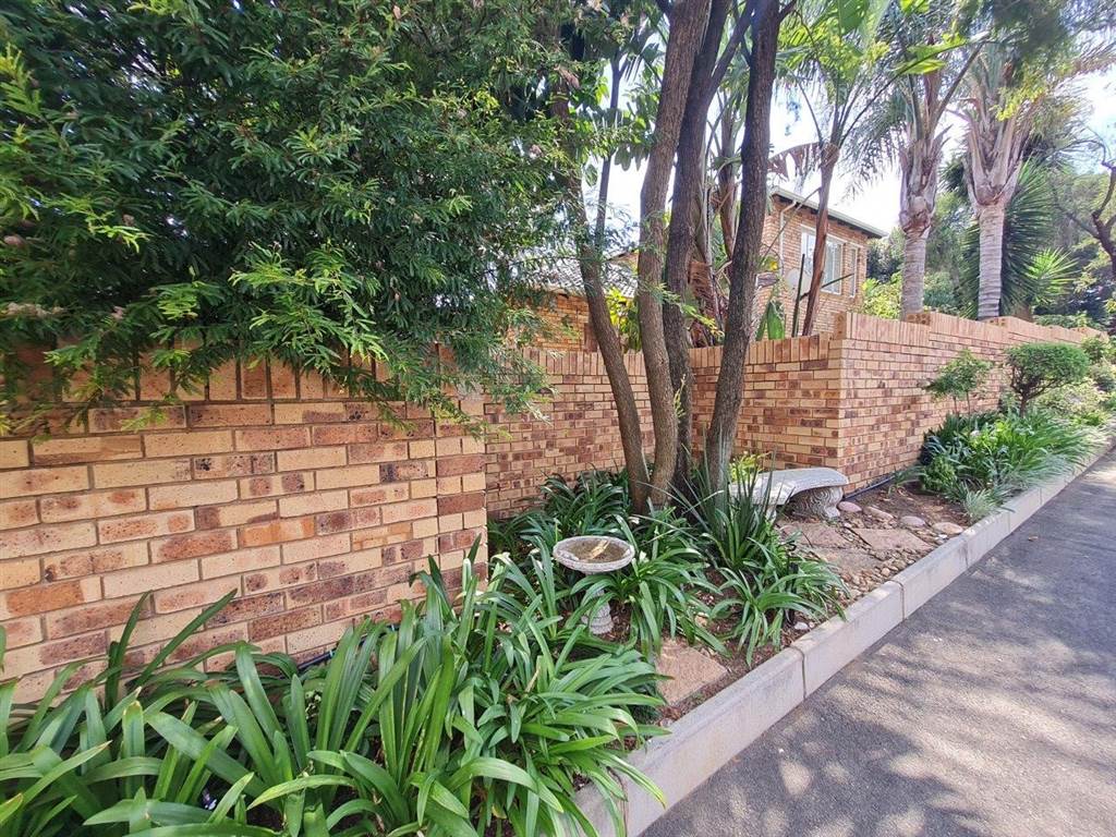 3 Bed Townhouse in Olivedale photo number 18