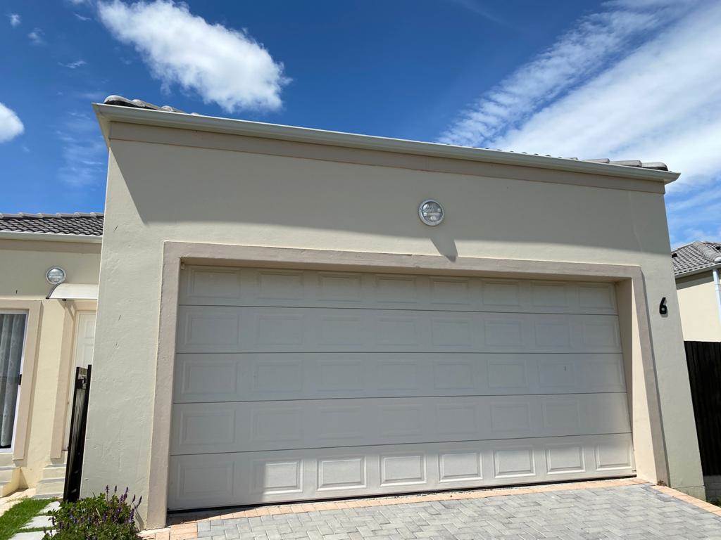 3 Bed Townhouse in Parsons Vlei photo number 4