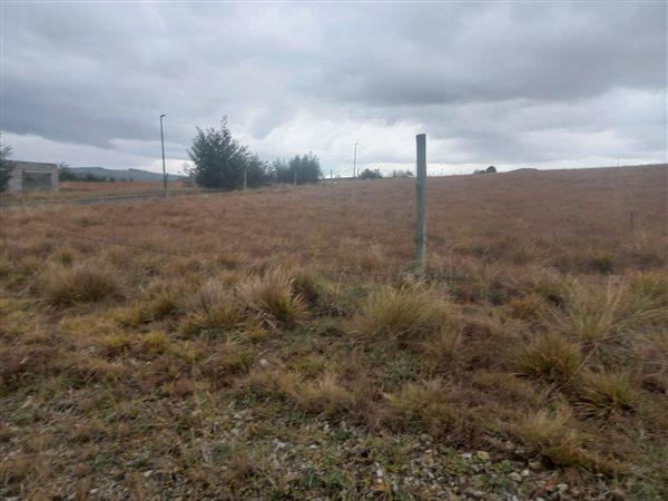 1010 m² Land available in Mthata