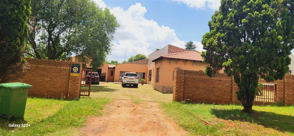 3 Bed House in Middelburg Central photo number 1
