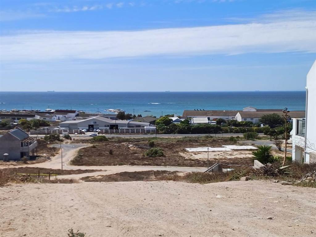 521 m² Land available in Da Gama Bay photo number 1