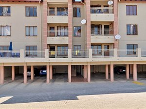 2 Bed Apartment in Constantia Kloof
