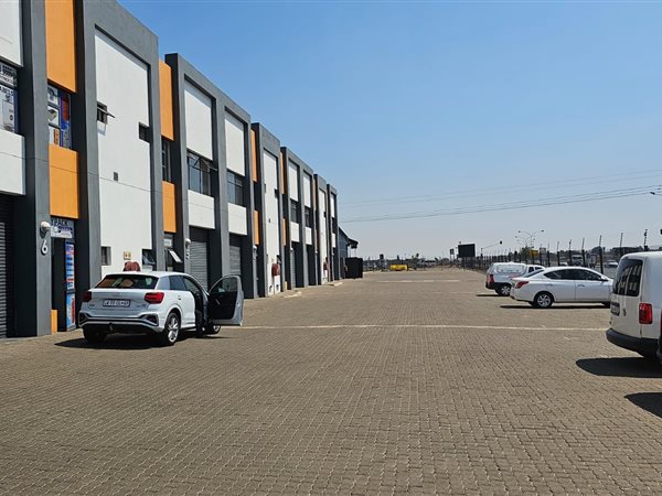 157  m² Industrial space