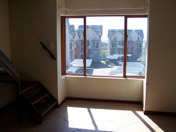 2 Bed Apartment in Montana Tuine photo number 3