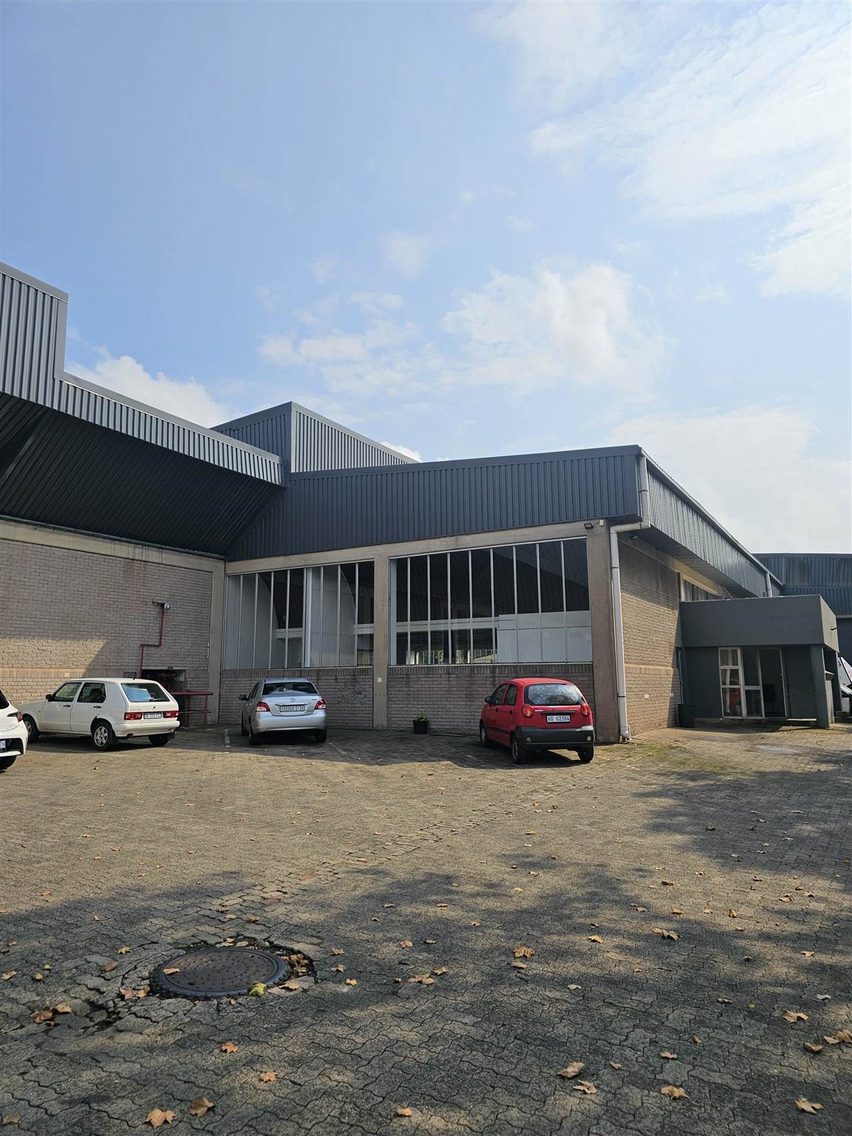 3107  m² Industrial space in New Germany photo number 2