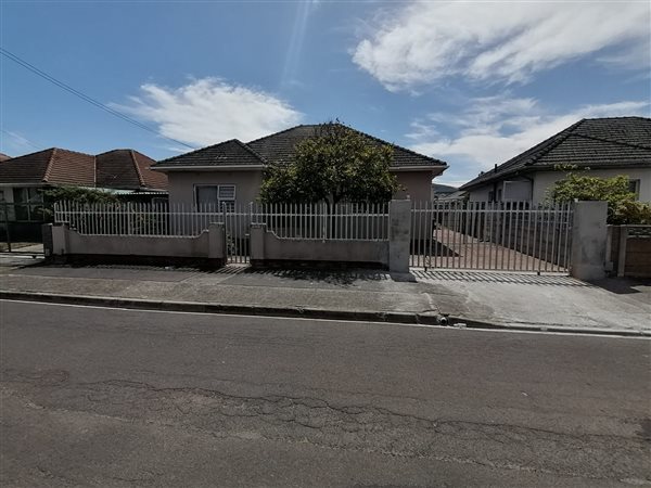 1 Bed Apartment in Parow Valley