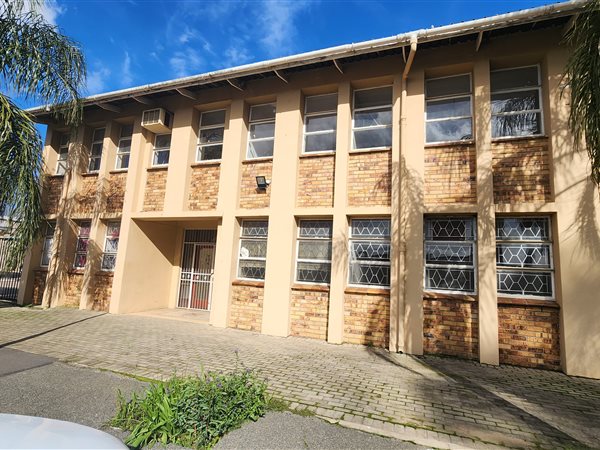 470  m² Commercial space