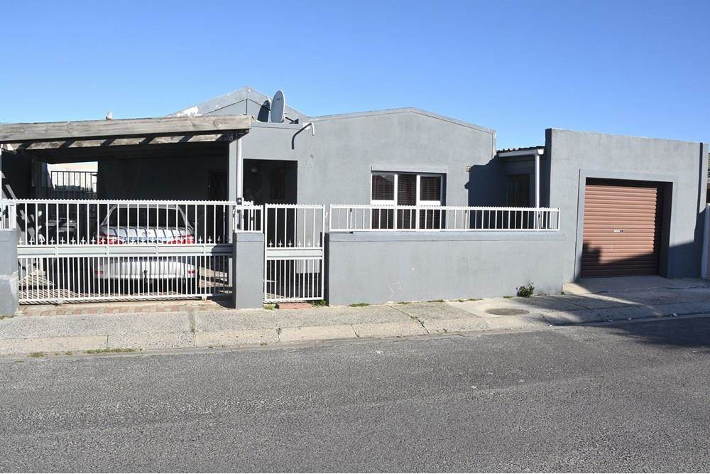 3 Bed House in Strandfontein photo number 16