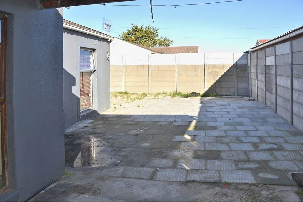 3 Bed House in Strandfontein photo number 20