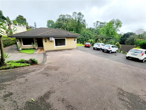 260  m² Commercial space in Kloof