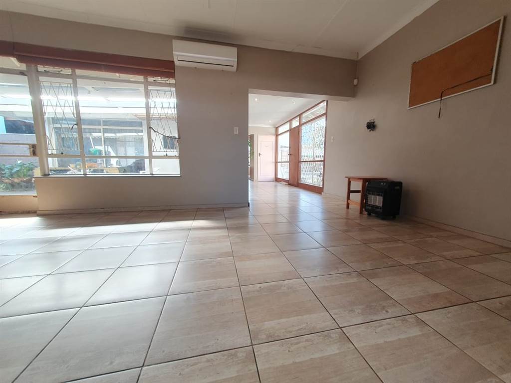 3 Bed House in Delmas West photo number 3