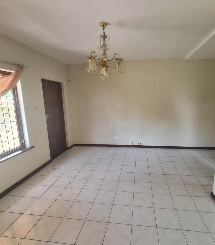 2 Bed Apartment in Scottsville photo number 6