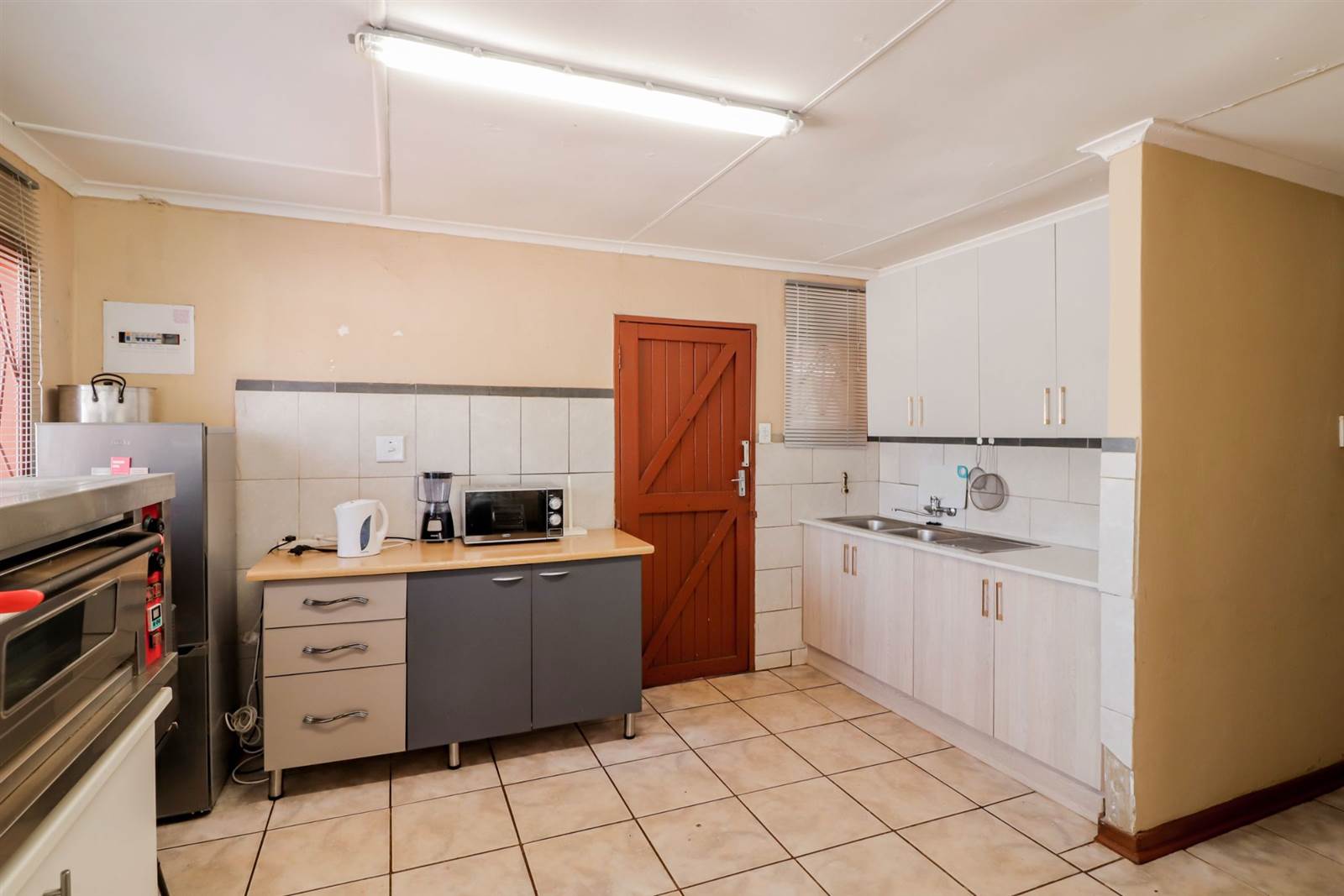 3 Bed House in Lenasia South photo number 7