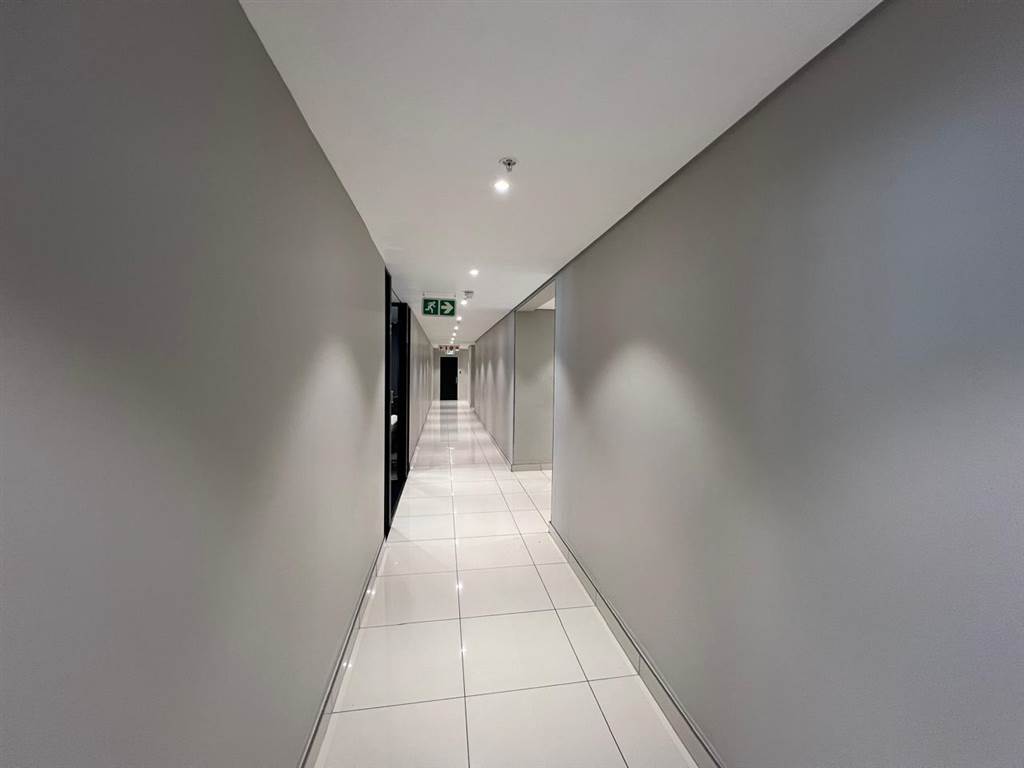 125  m² Commercial space in Cape Town City Centre photo number 11