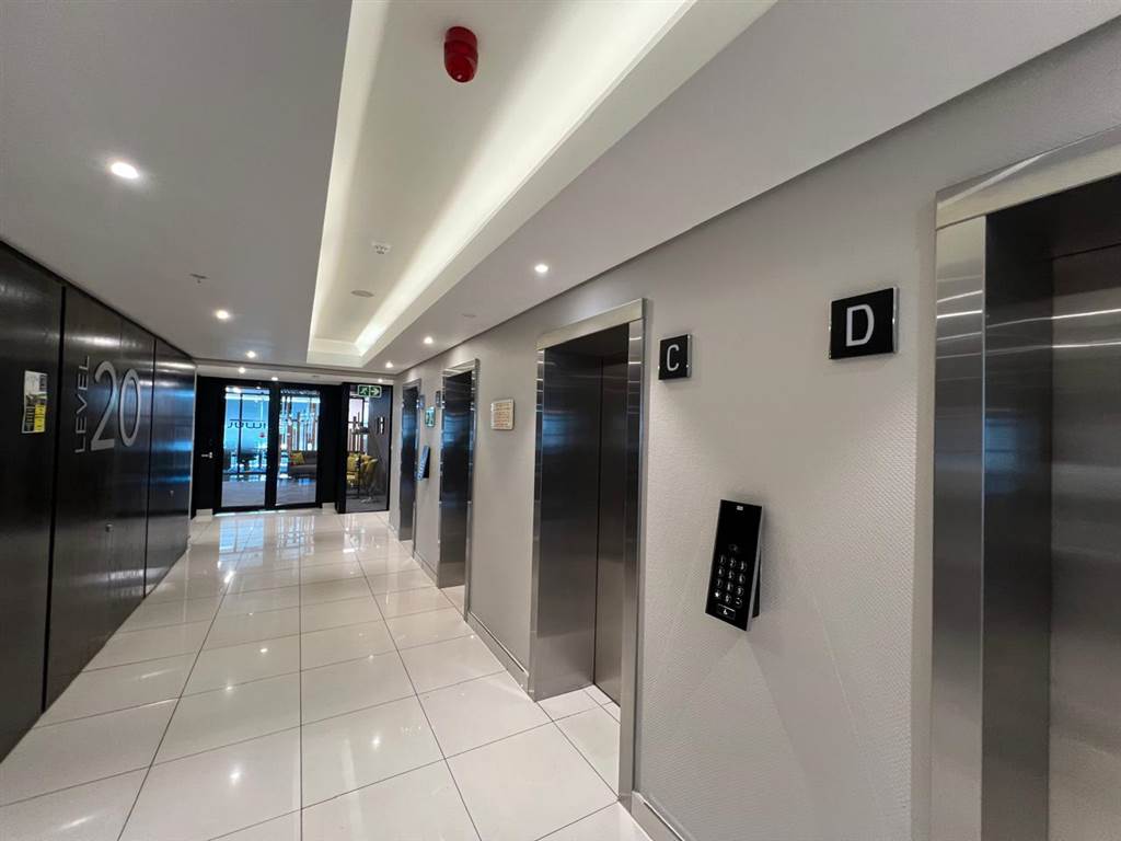 125  m² Commercial space in Cape Town City Centre photo number 3