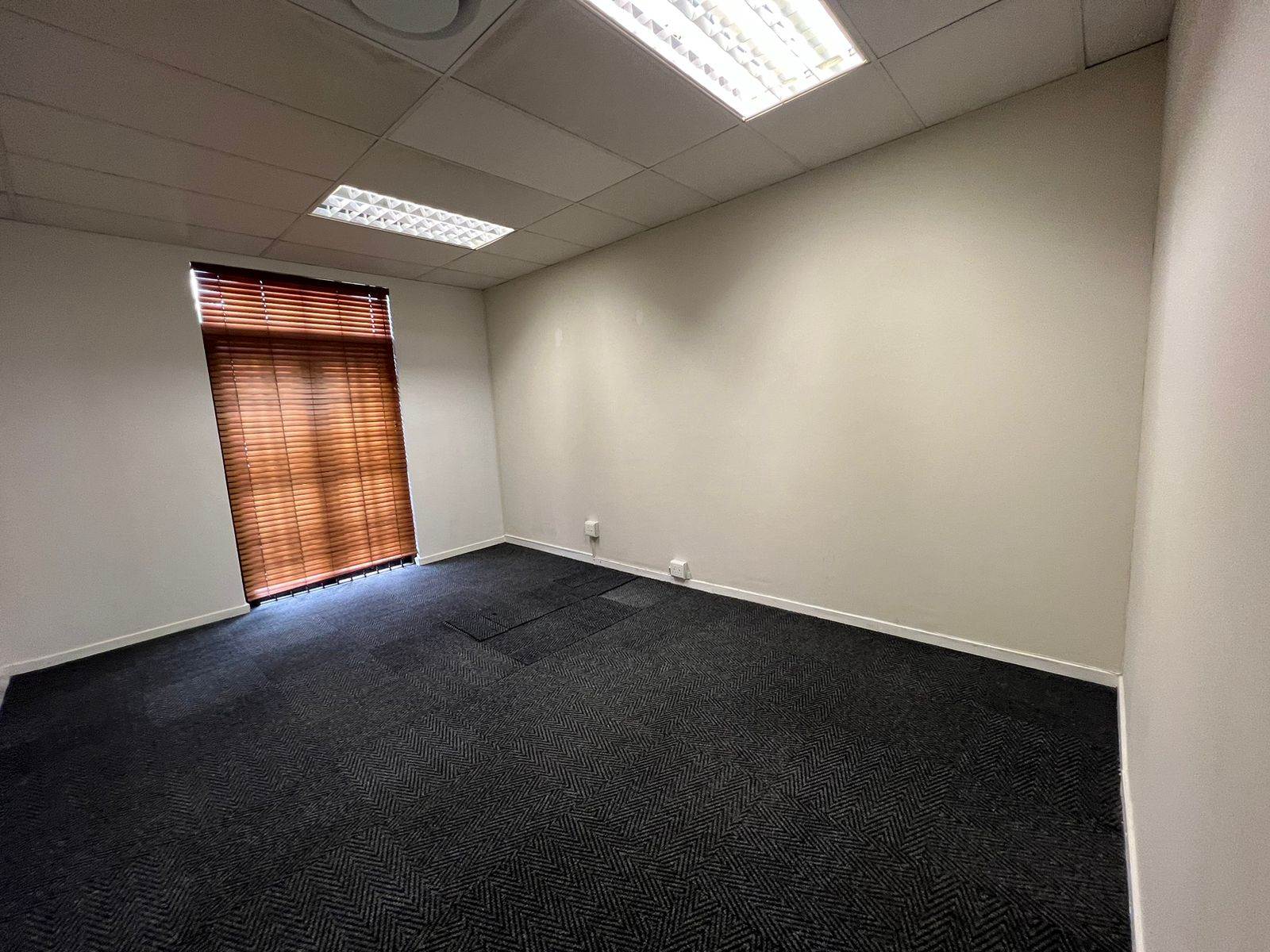 324  m² Commercial space in Rivonia photo number 10