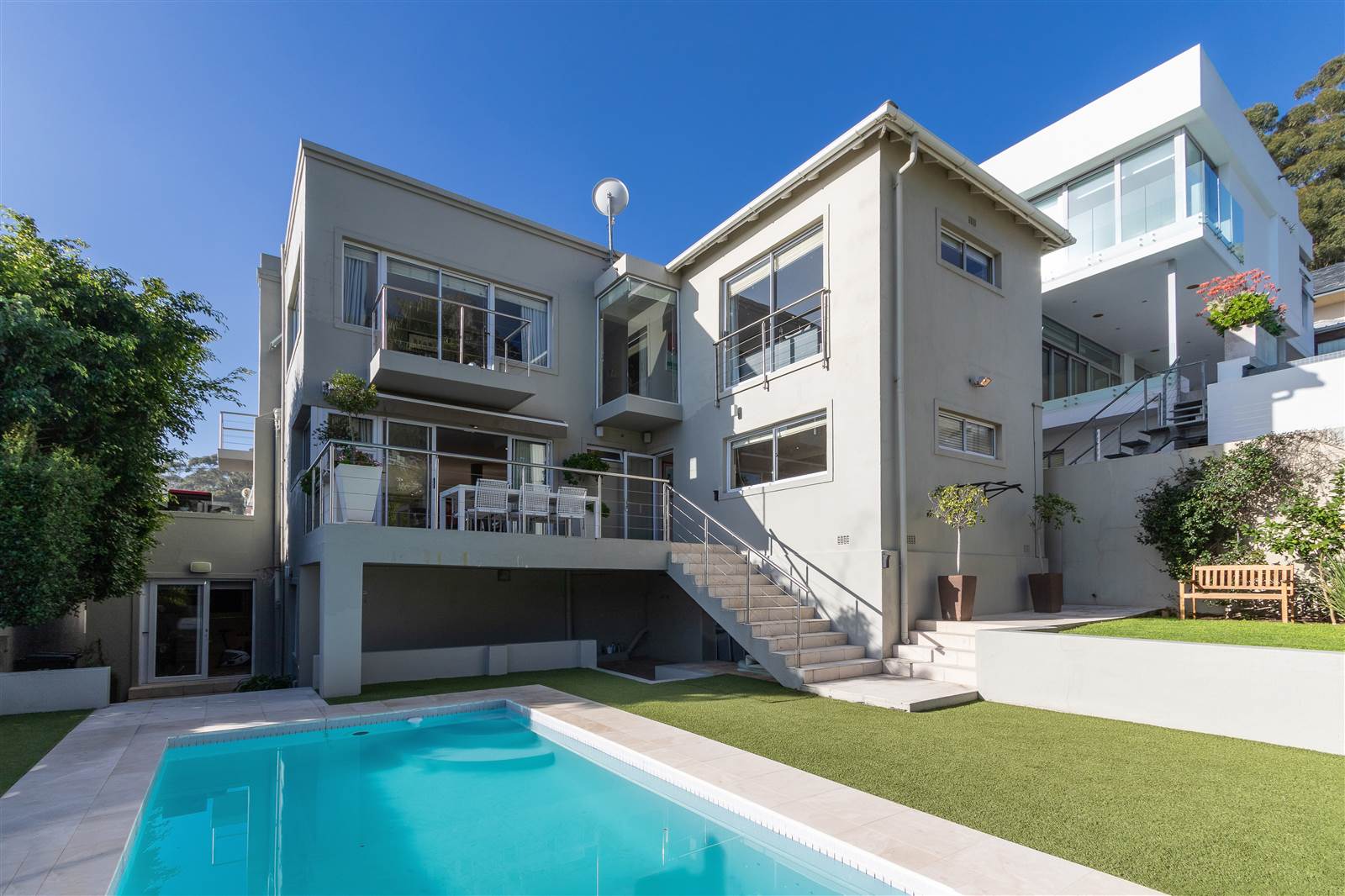 4 Bed House in Fresnaye photo number 10