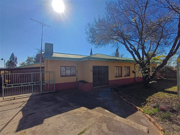 4 Bedroom House 4 Bedroom House